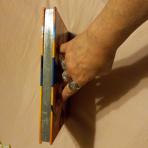 Disney's Mickey & Minnie 18 Storybook Collection Sustainable Forestry Initiative - Picture 4 of 7